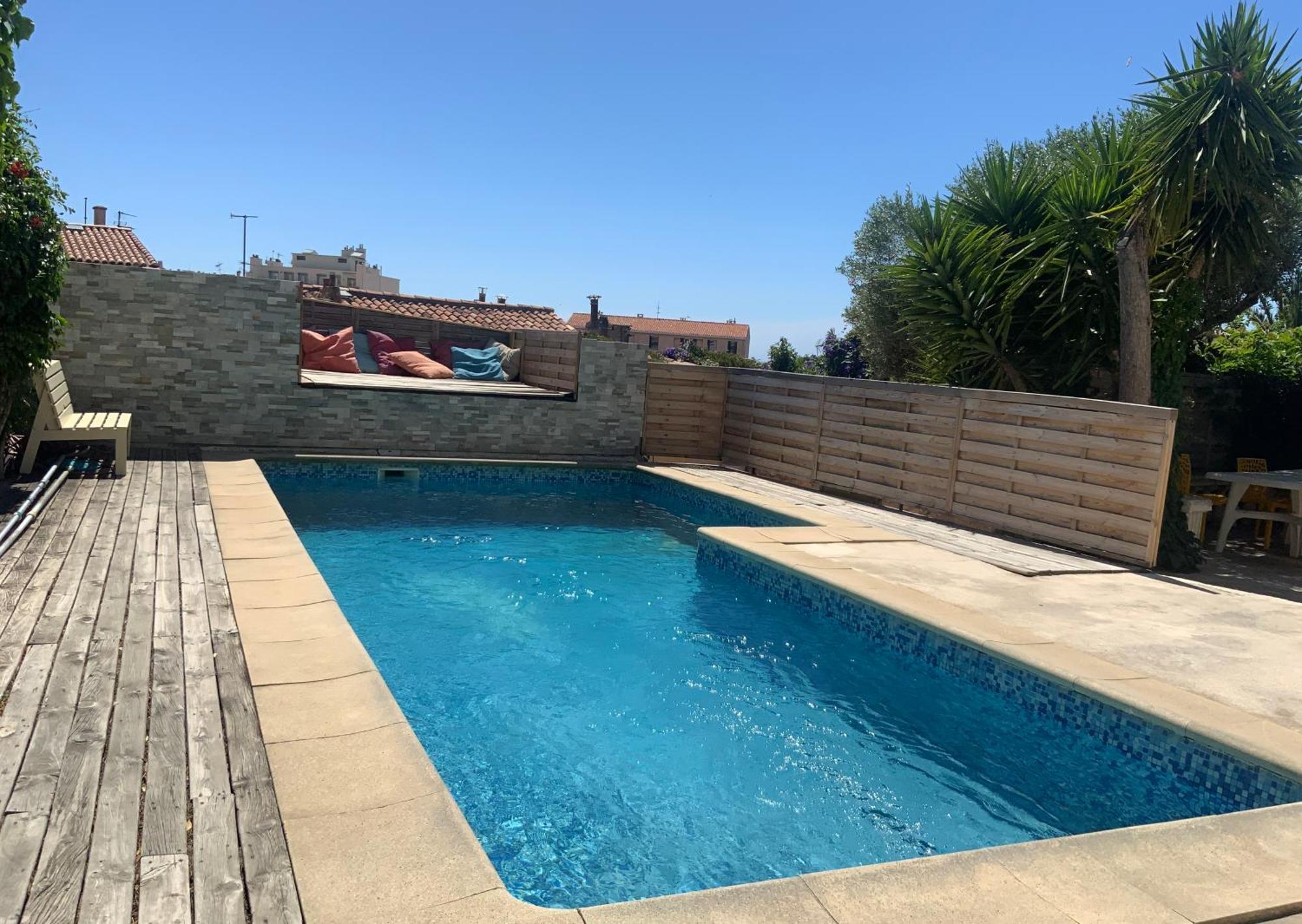 Pour 4 Face A La Piscine Apartment Marseille Exterior photo